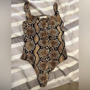 Aritzia Babaton Bodysuit